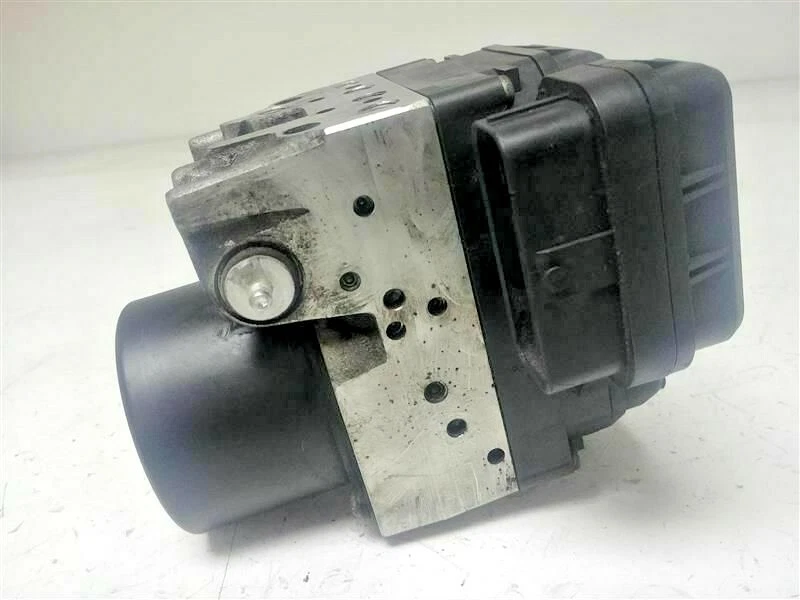 2004-2007 Toyota Highlander ABS Anti-Lock Brake Pump Assembly OEM FWD 4 5 6 7  — 第 3/4 张图片