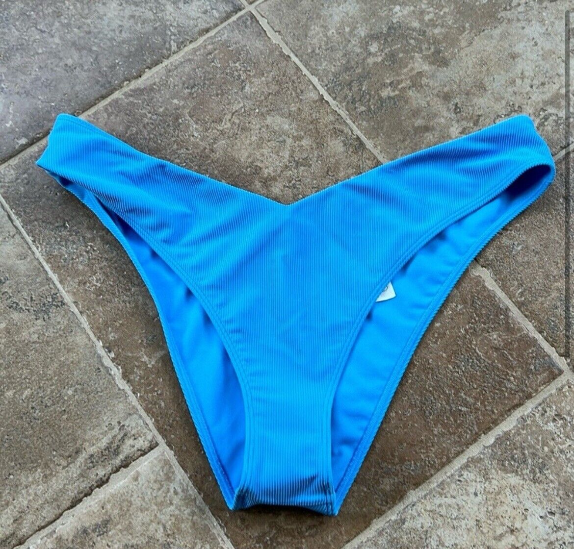 NWOT Abercrombie & Fitch Blue High-Leg Cheeky Bottom Size XL NWOT Abercrombie & Fitch Blue High-Leg Cheeky Bottom Size XL
