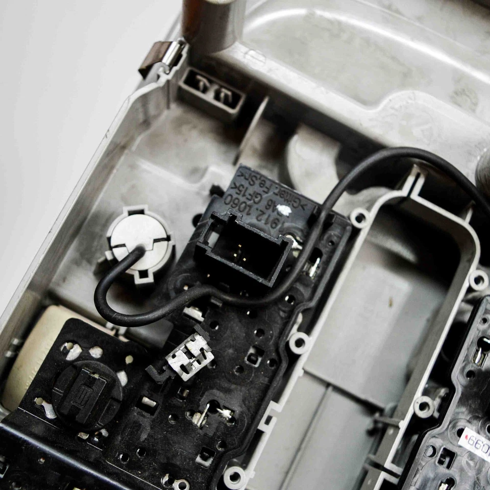 Luz interior AUDI A6 4G2, C7, 4GC 4G0947135 2.0 diésel 100kw 2011 2974615 Foto 4 de 4