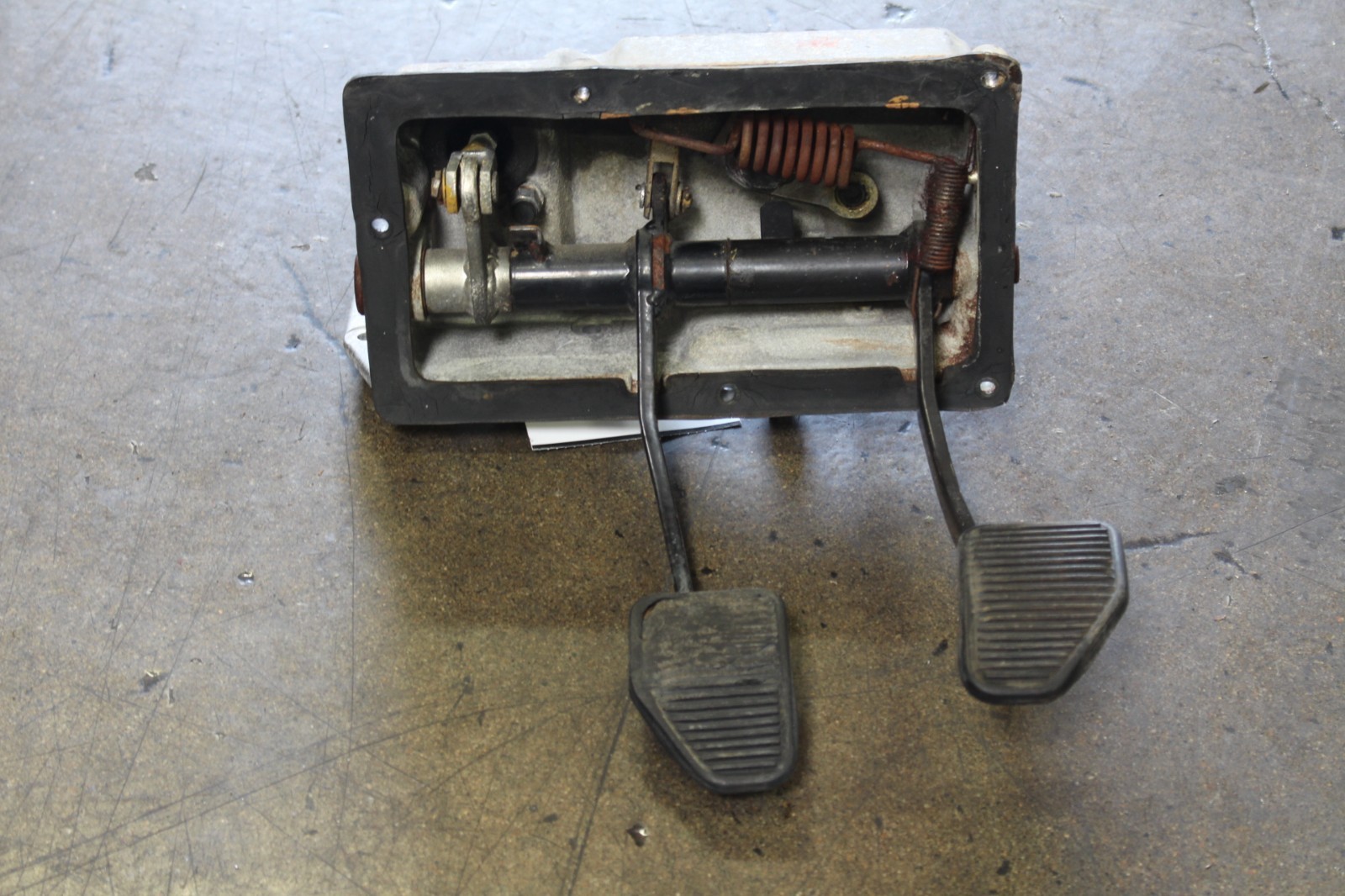 Ferrari Mondial, Pedal Box, Complete, Used