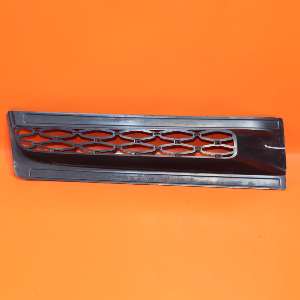 Rolls-Royce Cullinan 2019-2022 Left Bumper grille P/N 51117448905
