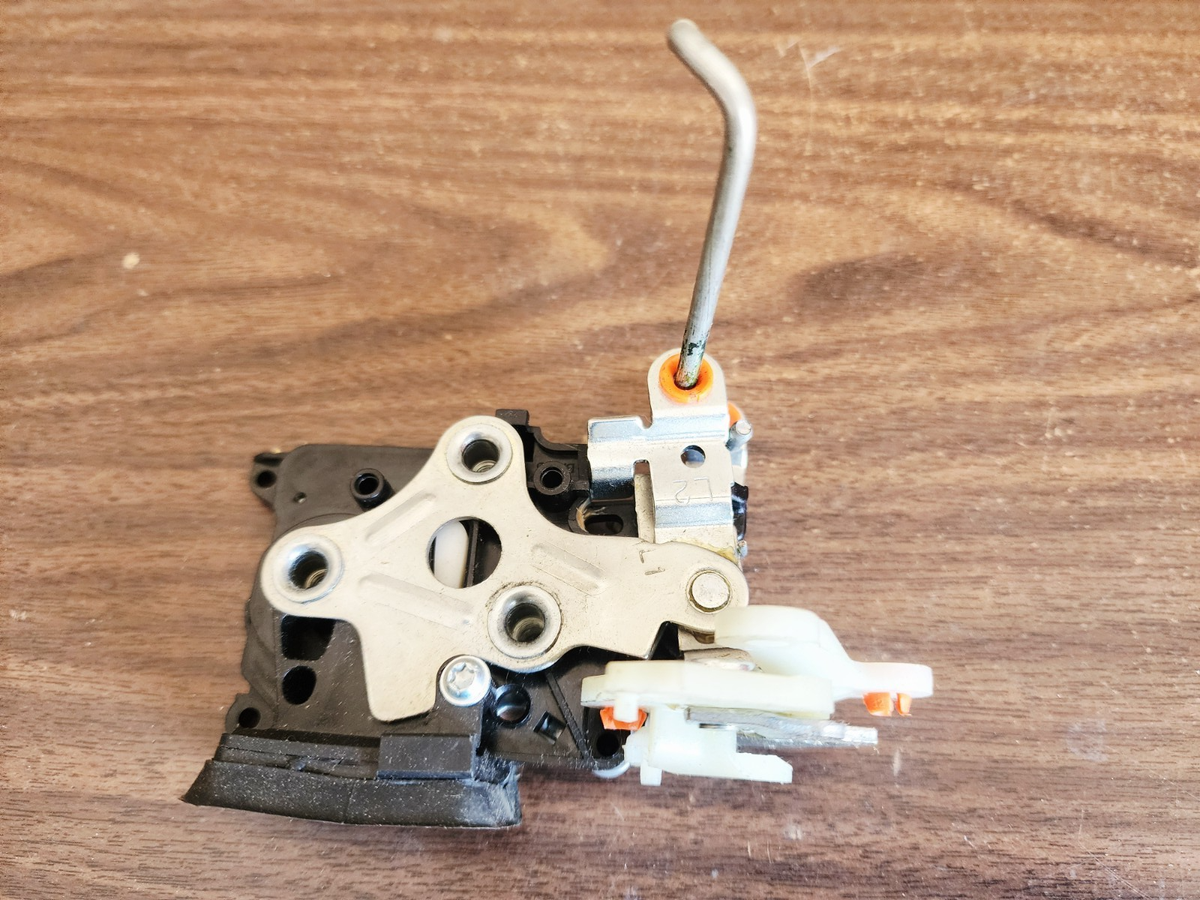 International 16629141 Door Latch | eBay