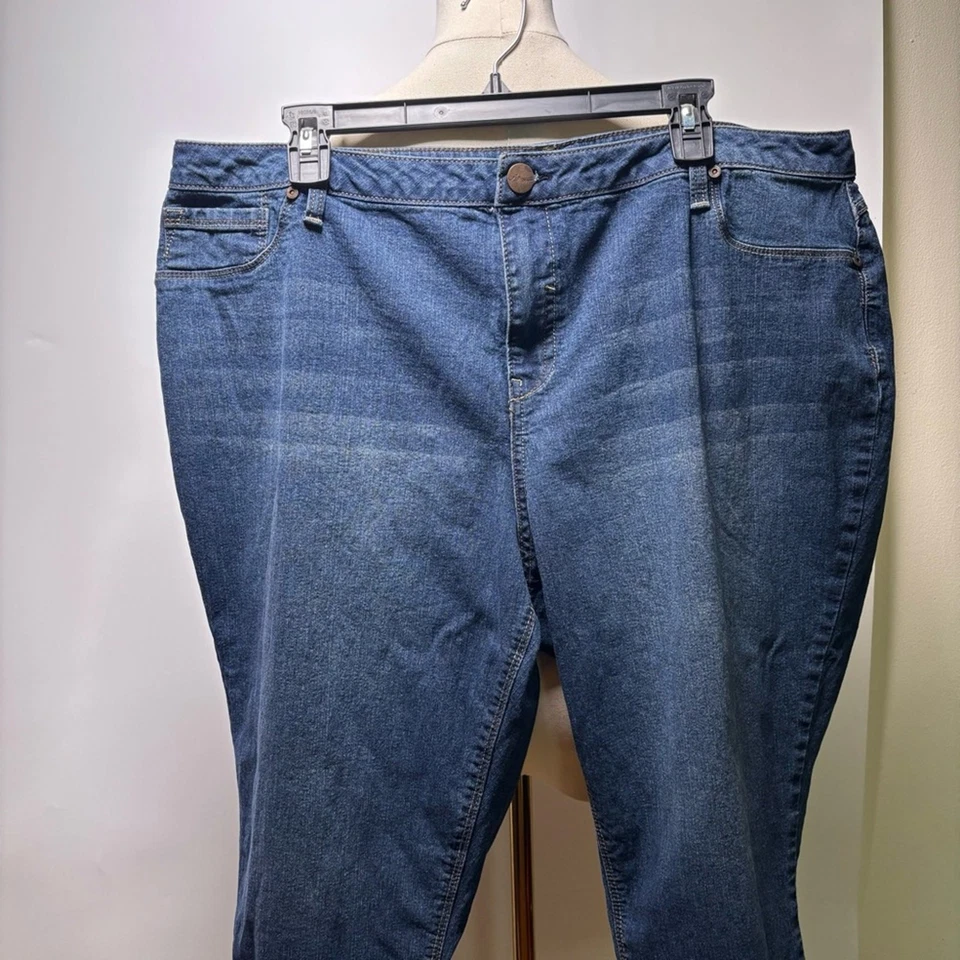 Pantalones de mezclilla recortados para mujer A3 azul talla 22W Foto 2 de 4