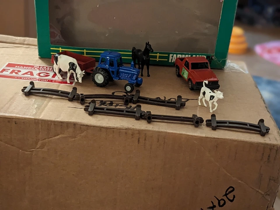 AWESOME VINTAGE 1985 TOOTSIE TOY FARMLAND ACTION TOY SET #1748 -DIE CAST, 12 PCS - Image 2 of 4