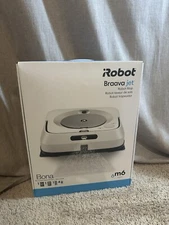 iRobot Braava Jet M6 M6110 Robot Mop Wi-Fi Connected White with 4 Pads