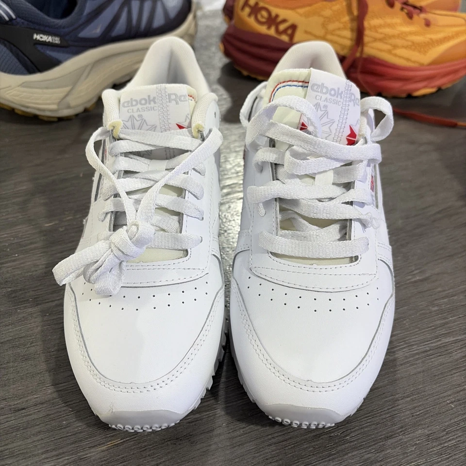 NUEVO Reebok Clásico Blanco con Costuras Rojo Azul Para Mujer Talla 7 Entrenamiento Enfermera Estilo Foto 2 de 4