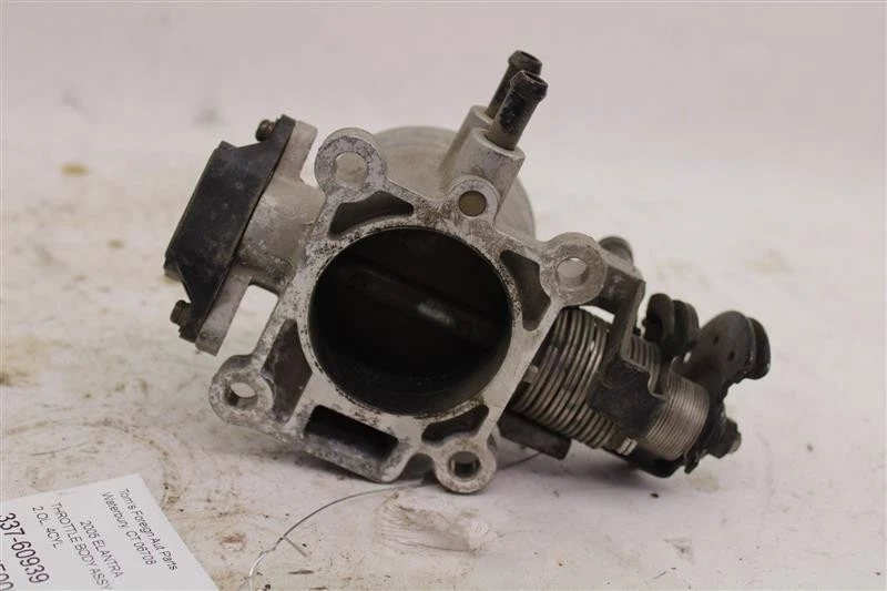 Used Fuel Injection Throttle Body fits: 2005 Hyundai Elantra 2.0L 4 cylinder w/c Foto 2 de 3