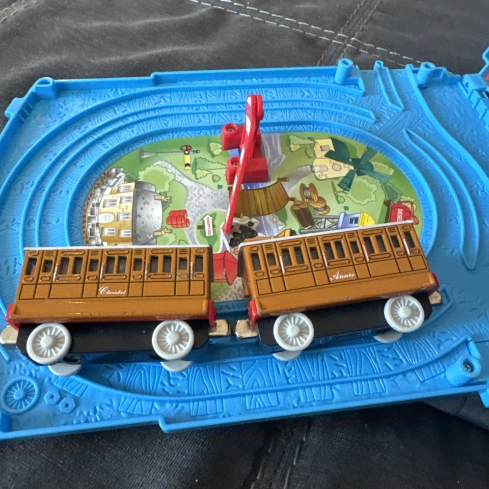 Thomas Take Along diecast Annie & Clarabel vagones de tren de pasajeros Foto 3 de 4