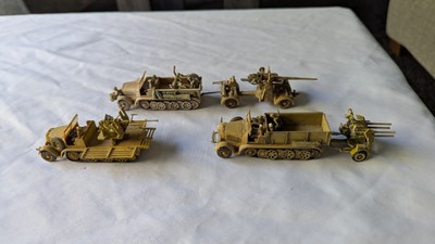 Gebaute & lackierte Kunststoff deutsche 88mm AT/AA Kanone, Traktoren, 2cm Flakvierling 38 etc