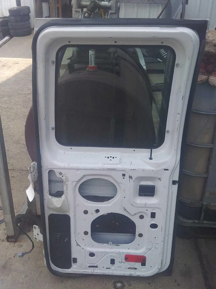 Used Right Rear Cargo Door Assembly Back fits: 2013 Ford E250 VAN w/window R. w/ - Image 3 of 4