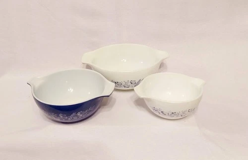 Set PYREX Blue White Colonial Mist Cinderella Nesting Mixing Bowls 441 442 443