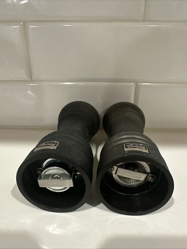 Juego de molinillo de sal y pimienta Trudeau Graphite 6" Foto 4 de 4