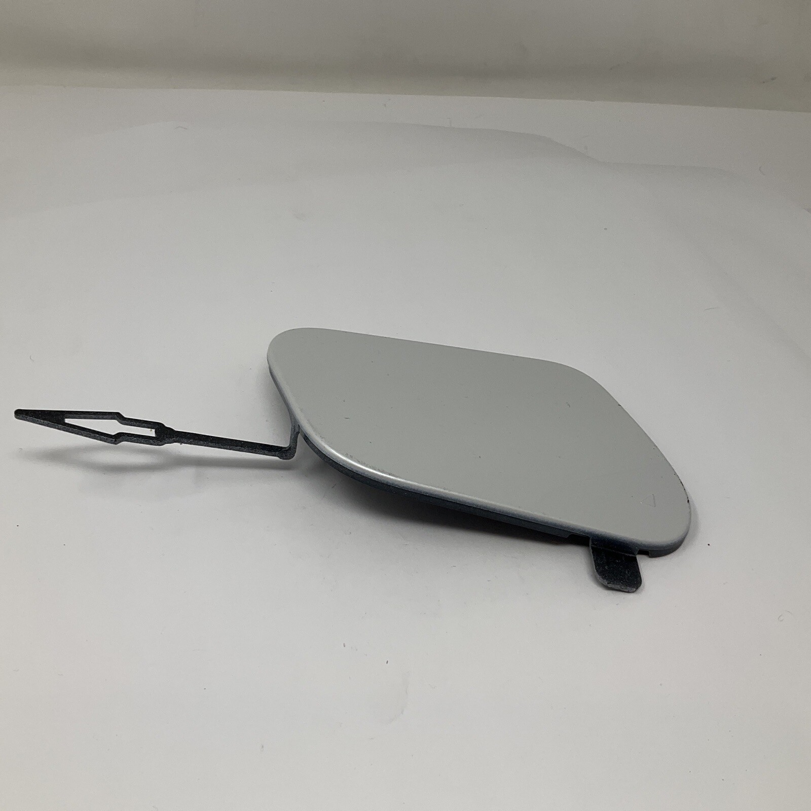 BMW X6 G06 the plug for the front bumper cap White 51117446183 OEM 