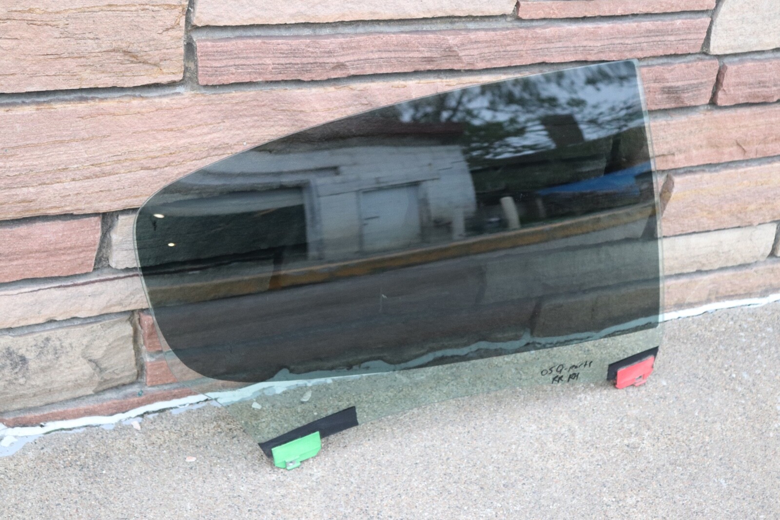 P2005215 2003-2012 Maserati Quattroporte M139 REAR Door Window Glass 43R001596