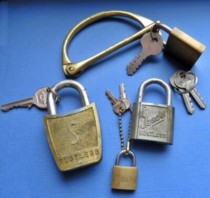 4 Excellent Padlocks 2 Rustless 1 Luggage 1 Duffel D