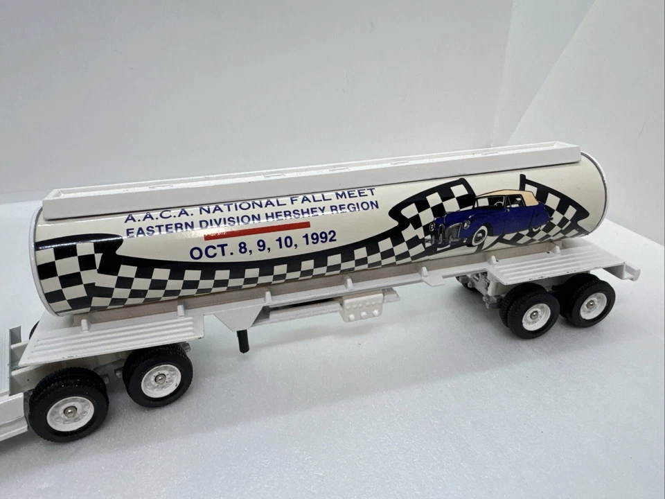 Winross AACA 1992 年全国秋季会议好时东部地区带金属徽章 — 第 4/4 张图片