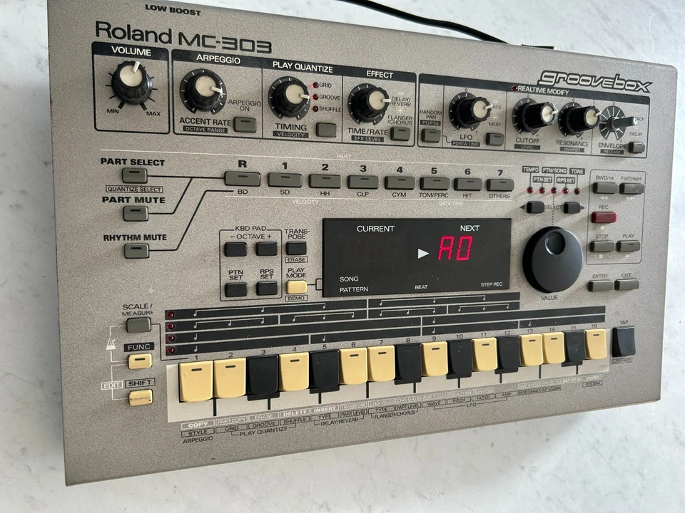 Roland MC303