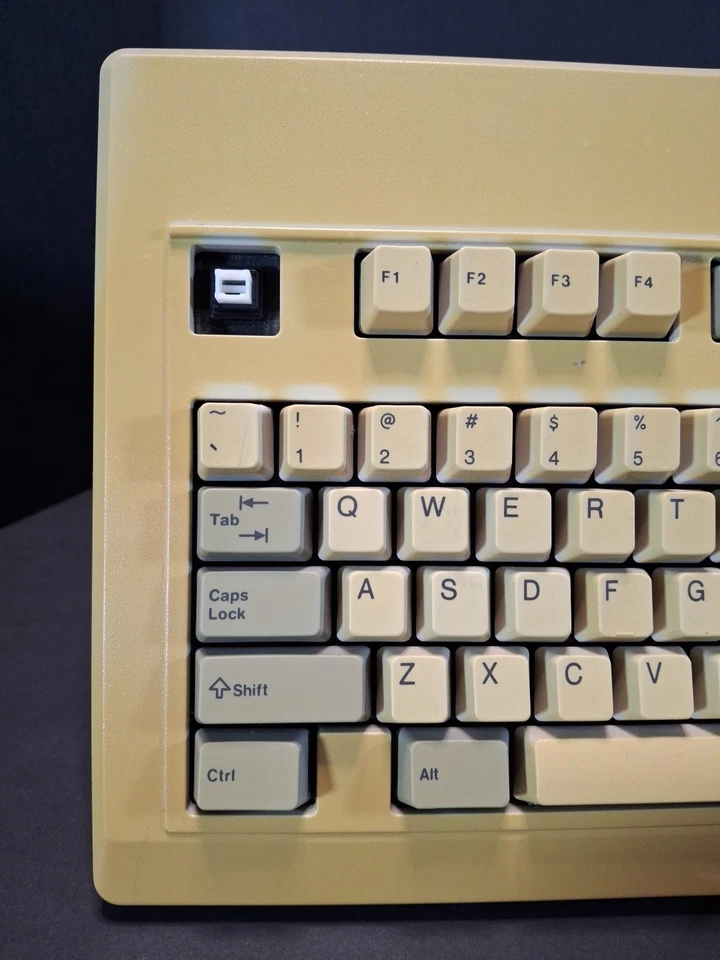 Teclado vintage Philips AT AQ6MEMB-74004 5 pines Din falta tecla ESC K3 Foto 2 de 4