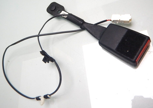 BMW G31 / 5 Kombi / GURTSCHLOSS GURT SCHLOSS / vorne links / 7359090 (CA128)