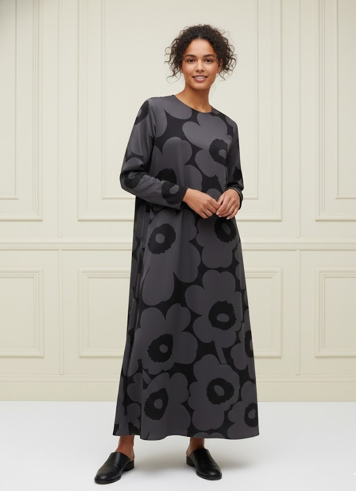 NWT marimekko Mennyt Unikko in Black Floral Satin A-line Maxi Dress 44 / L