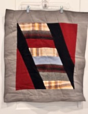 Vtg Handmade Wall Quilt Or Side Table Covering 25 1/2  By 23 1/2  