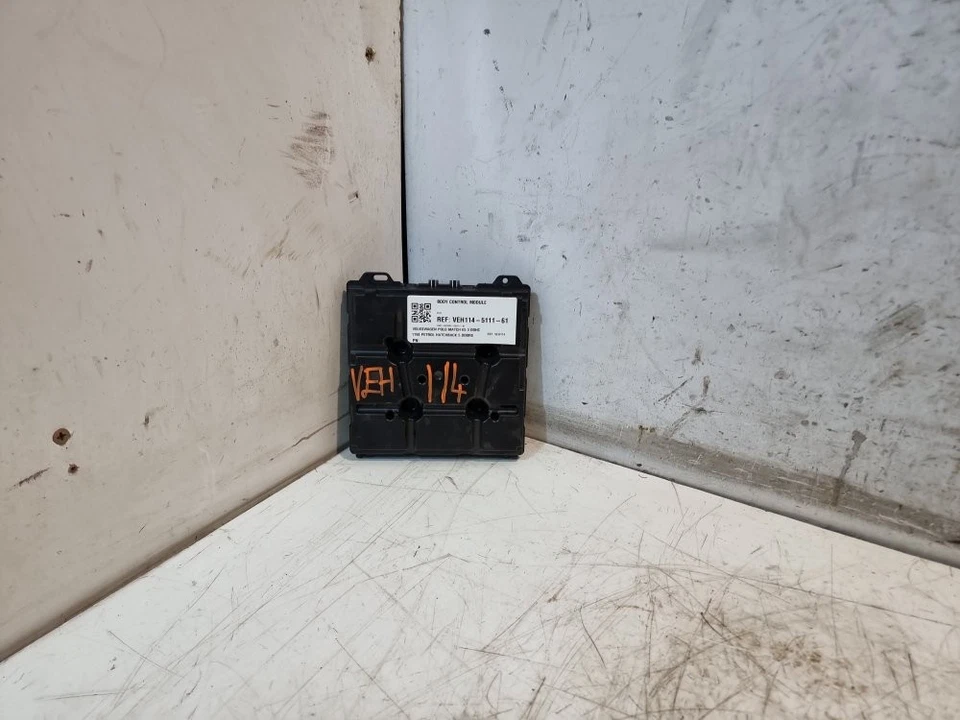 Volkswagen Polo 6R BCM Body Control Module Unit 1.2 Petrol 2012 OEM 6R0937087K - Image 2 of 4