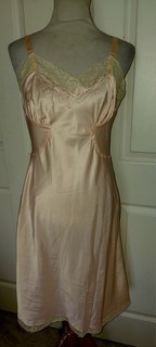 Vintage 40s 50s Barbizon Enchant Peach Satin Sylfaire Full Slip Lace 14 Miss