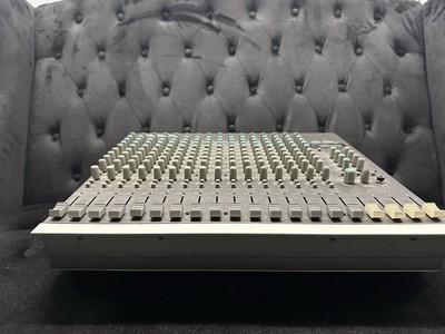 Samson MPL 2242 22-Channel 4-Bus Analog Studio Mixer MINT IN ORIGINAL BOX
