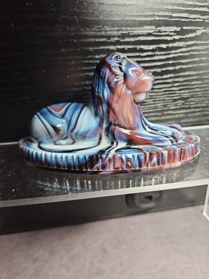 Russ Vogelsong Summit Art Glass Oscar the Lion Figurine Holiday Slag Amethyst 
