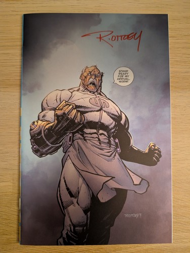 INVINCIBLE #61 VIRGIN FOIL C2E2 Exclusive -  SIGNED BY RYAN OTTLEY - Picture 2 of 6