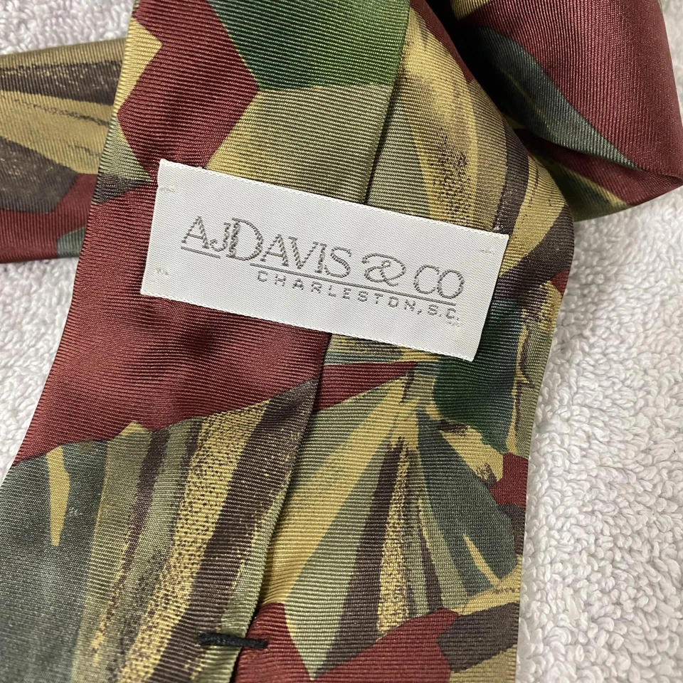 A J Davis & Co 领带男式丝绸绿色红色抽象花卉植物 Charleston SC — 第 3/4 张图片