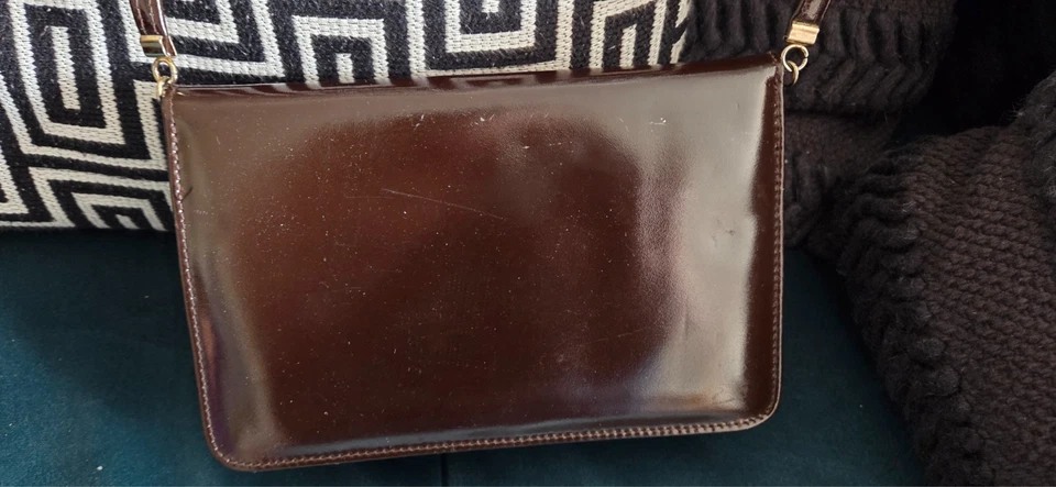1960s Elgee Chestnut Brown Leather Shoulder Bag Gold Lock Clasp - Image 3 of 4