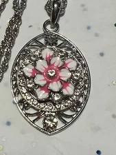 Fashion ONE Pink White Enamel Flower Changeable 18mm snap on a Silver pendant