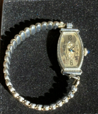 Benrus Gold-Tone Women\'s Bracelet Watch with Swarovski crystals Vintage Benrus Ladies Quartz Watch Gold Tone Textured  main image 4
