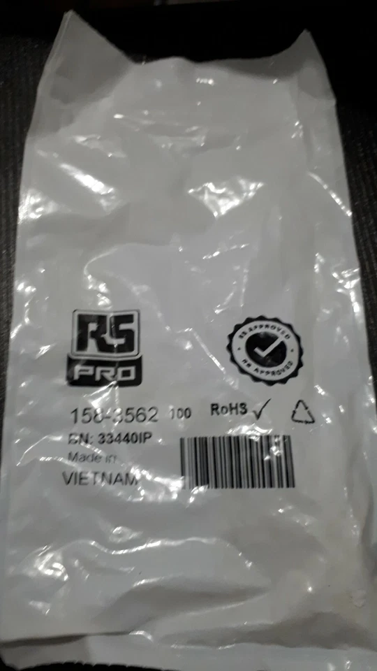 Vis M3x6 tête fraisée Inox - Photo 4/4