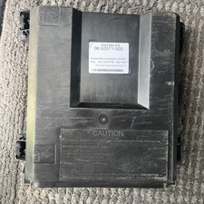 06-93571-000 FREIGHTLINER CASCADIA 126 FUSE BOX 3681969