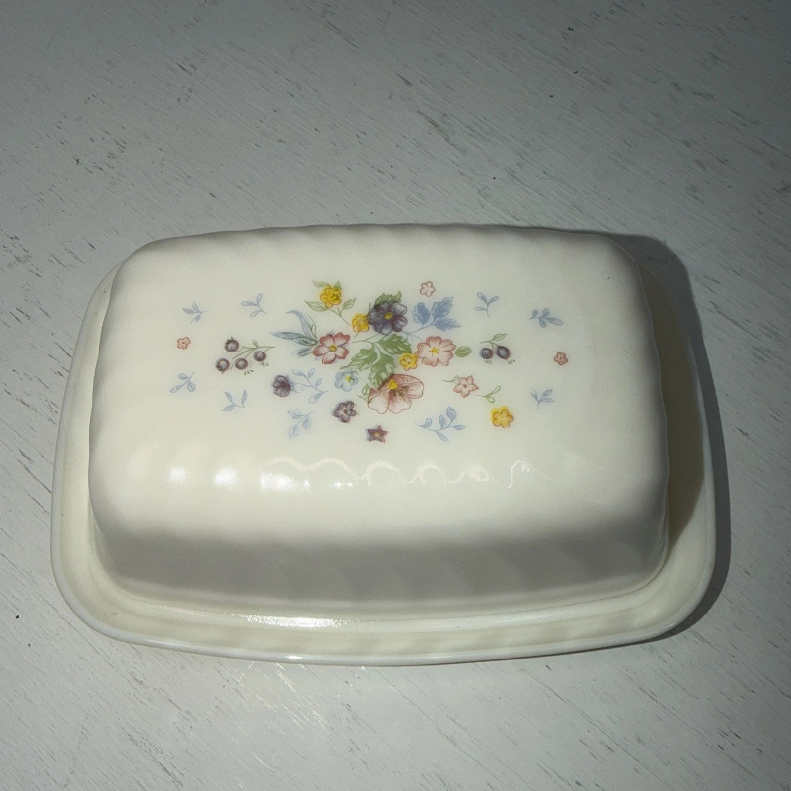 Arcopal VICTORIA Unusual Size Covered Butter/Cheese dish Floral Swirl France