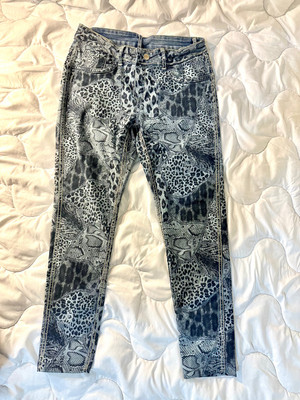 Venus Reversible Strechy Jeans Size S Capri Animal Print and Plant Blue Jeans