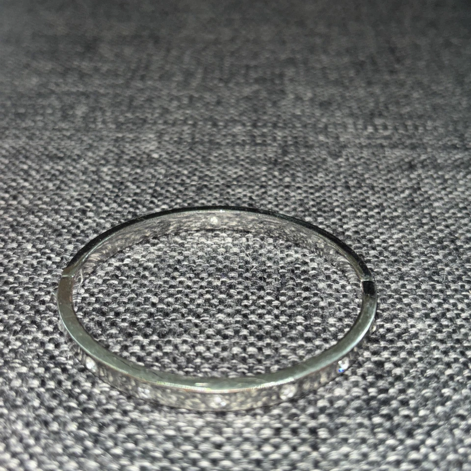 Conjunto de moldura Kate Spade pulseira polida em prata usada! - Imagem 4 de 4