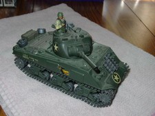 NEW RAY 1:32 Scale : WWII US American M4 SHERMAN Medium TANK Built
