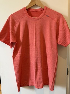 Lululemon workout tshirt (Size Small) salmon color (Excellent Condition) MEN