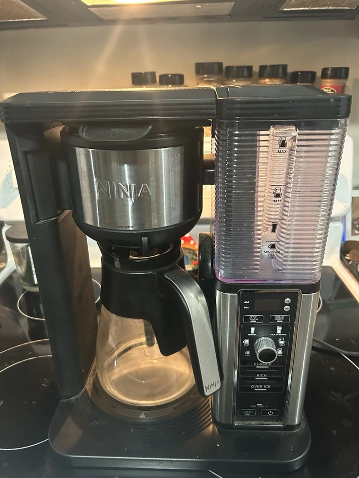 Ninja CM300 Hot Over Ice cafetera de una sola porción o goteo jarra de vidrio de 10 tazas Foto 4 de 4