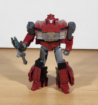 Transformers Legacy Prime Universe Knock Out CIB, DAMAGED, READ DESC.