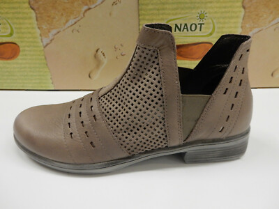 Naot Womens Rivotra Perf Stone Combo 40