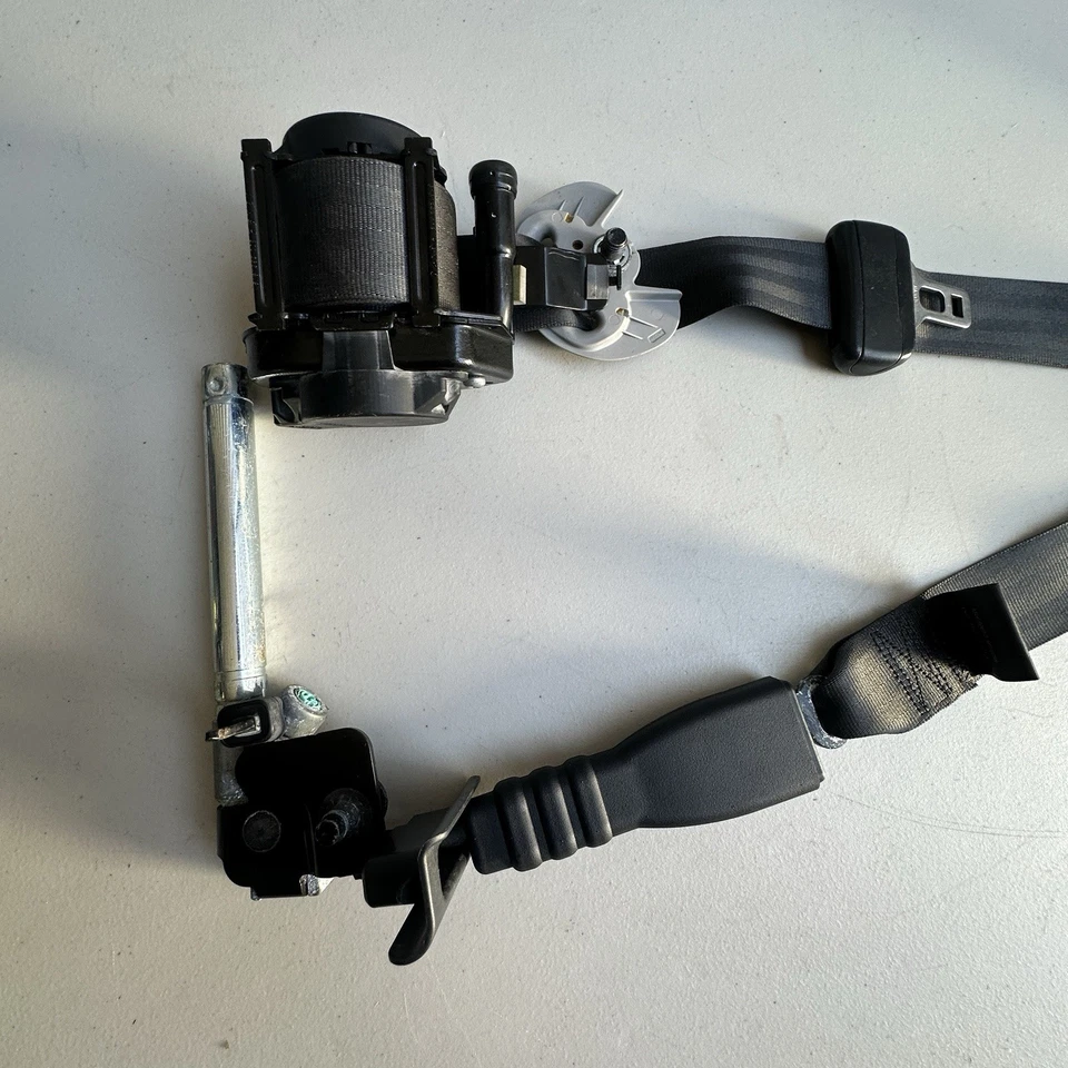 Retractor de cinturón de seguridad delantero derecho Hyundai Sonata 2015-2017 88820-C2050TX OEM NEGRO Foto 2 de 4