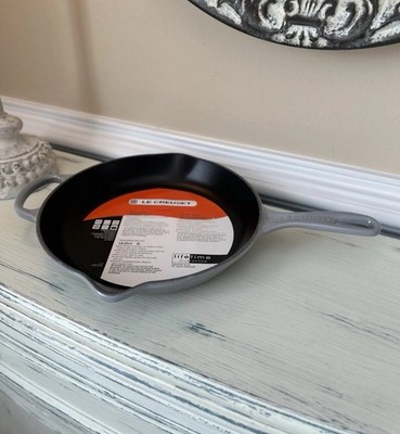 Le Creuset Signature Enameled Cast Iron 10 1/4  Skillet Fry Pan French Grey READ