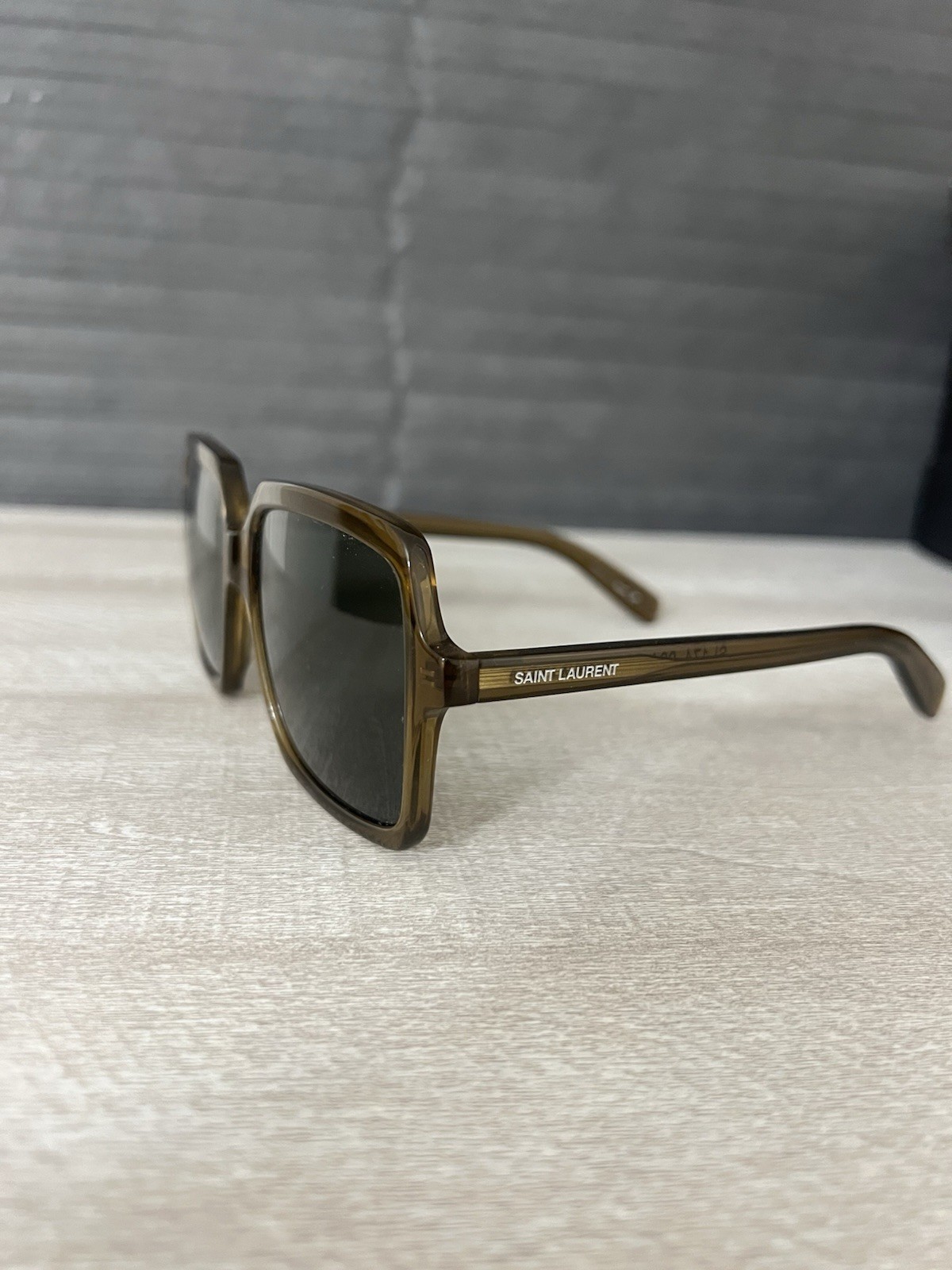 YVES SAINT LAURENT Occhiali da sole quadrati oversize in acetato marrone SL174
