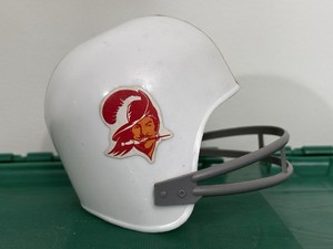 double bar football helmet Cincinnati Bengals Riddell NFL 2-Bar Pocket Pro 1969 Throwback – WESTBROOKSPORTSCARDS defensive line SCHUTT F7 2.0 football helmet