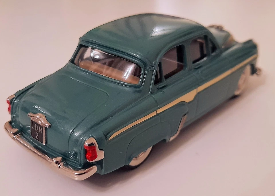 Lansdowne Models 1/43 Scale LDM2 - 1957 Vauxhall Cresta E Series - Green - Image 3 of 4