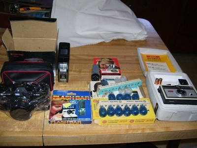 Vintage Cameras New Ceptre YN-600 Kodak Instamatic 154 Flashbulbs Soligor Flash